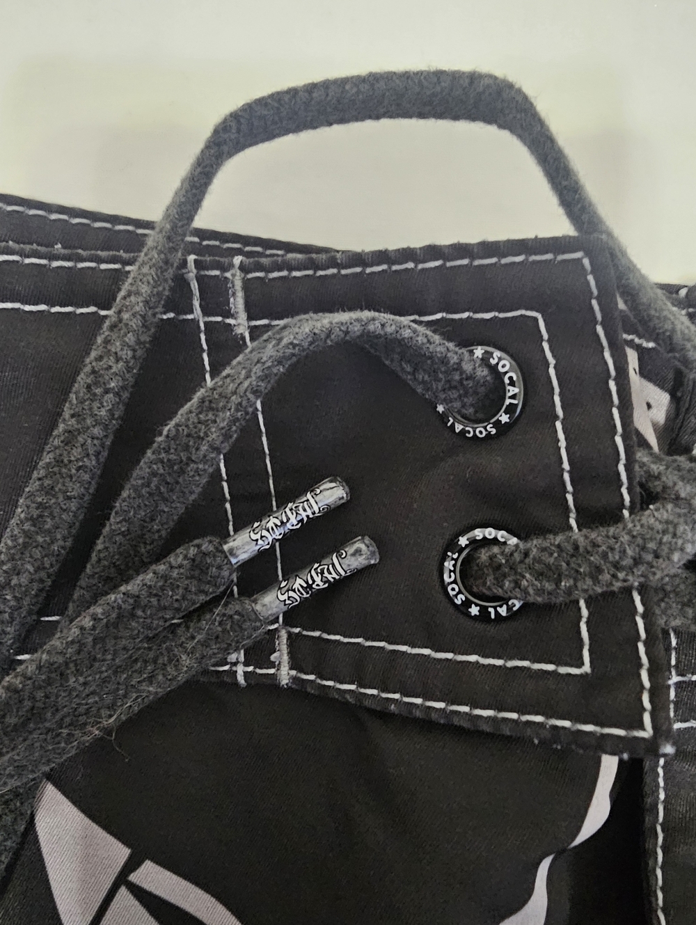 SoCal No Fear Y2k Boardshorts 36 Black White Star Print Y2K Surf  Swim Trucks - Picture 5 of 7